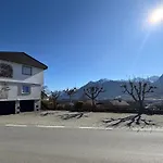 Loewen 3*