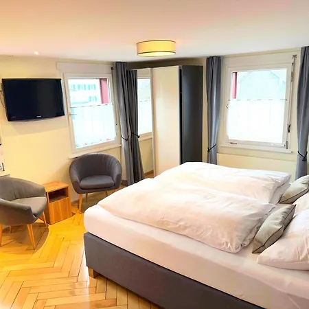 Loewen 3*