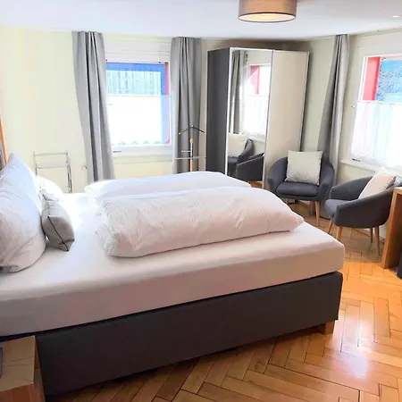 Loewen Guest house