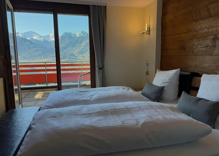 Loewen Guest house 3*